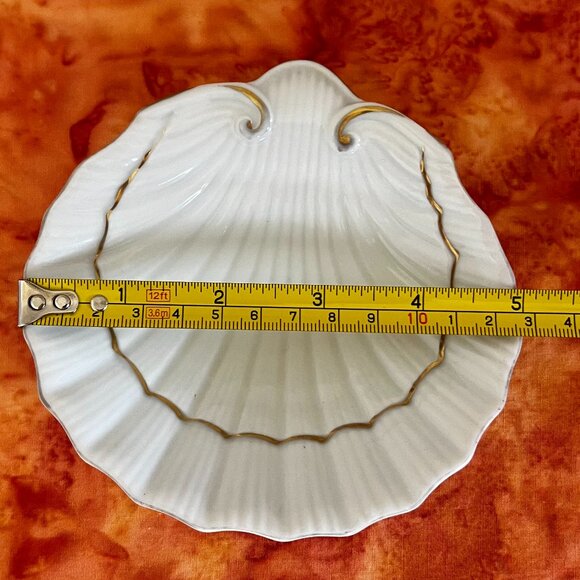 Vintage White and Gold Porcelain Sea Shell Dish - Number Marking 9646 - Picture 5 of 6